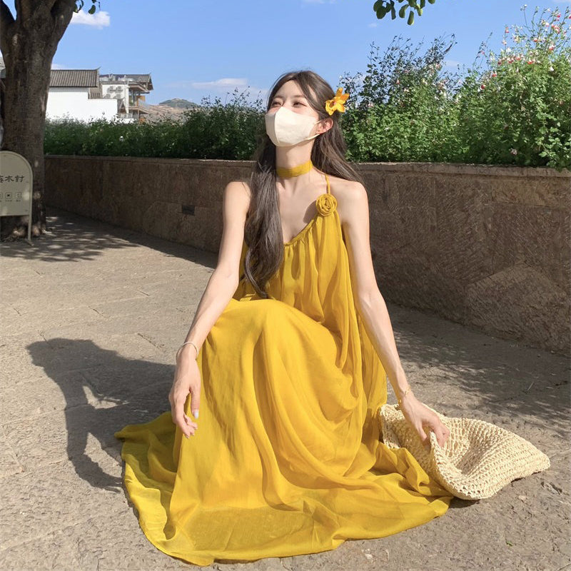 花朵V領吊帶洋裝｜露背度假風無袖長洋裝