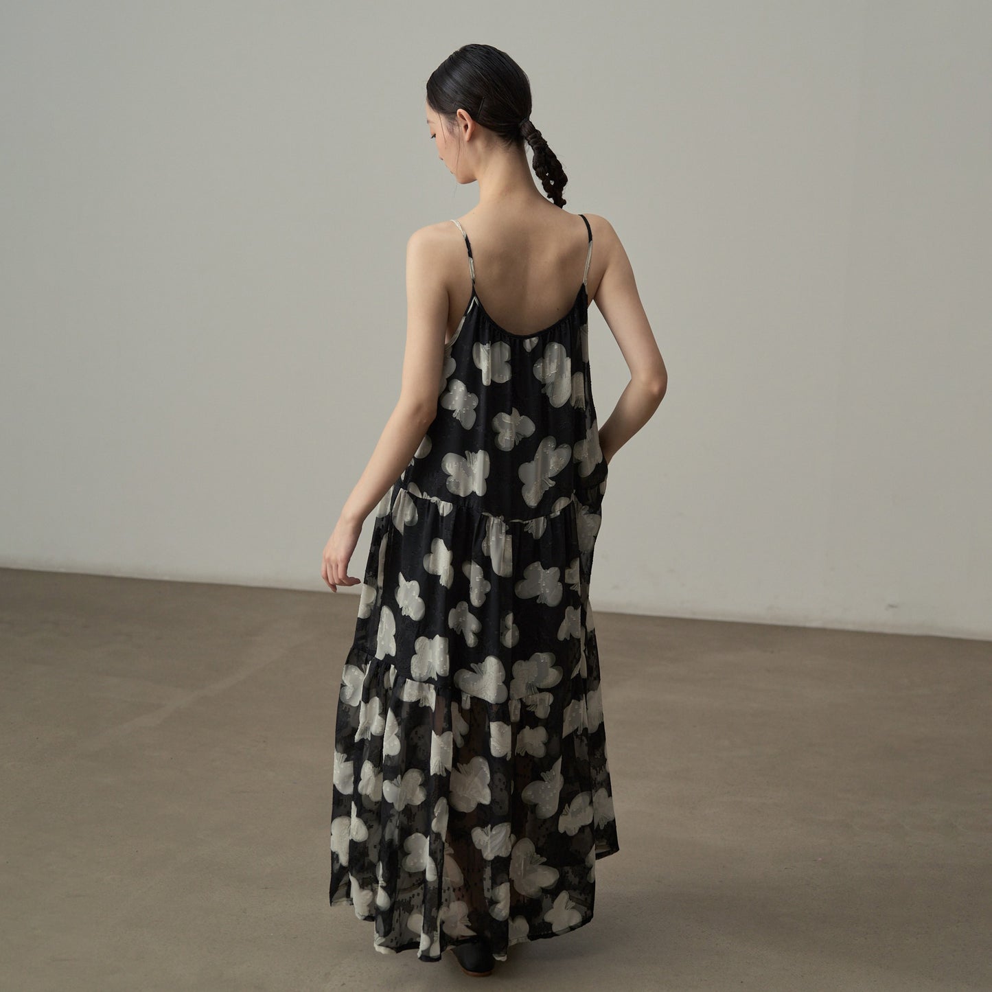 【ワンピース】フレンチレトロ風 花柄ノースリーブワンピース ゆったり体型カバー 休日リゾートコーデに【SHシリーズ】