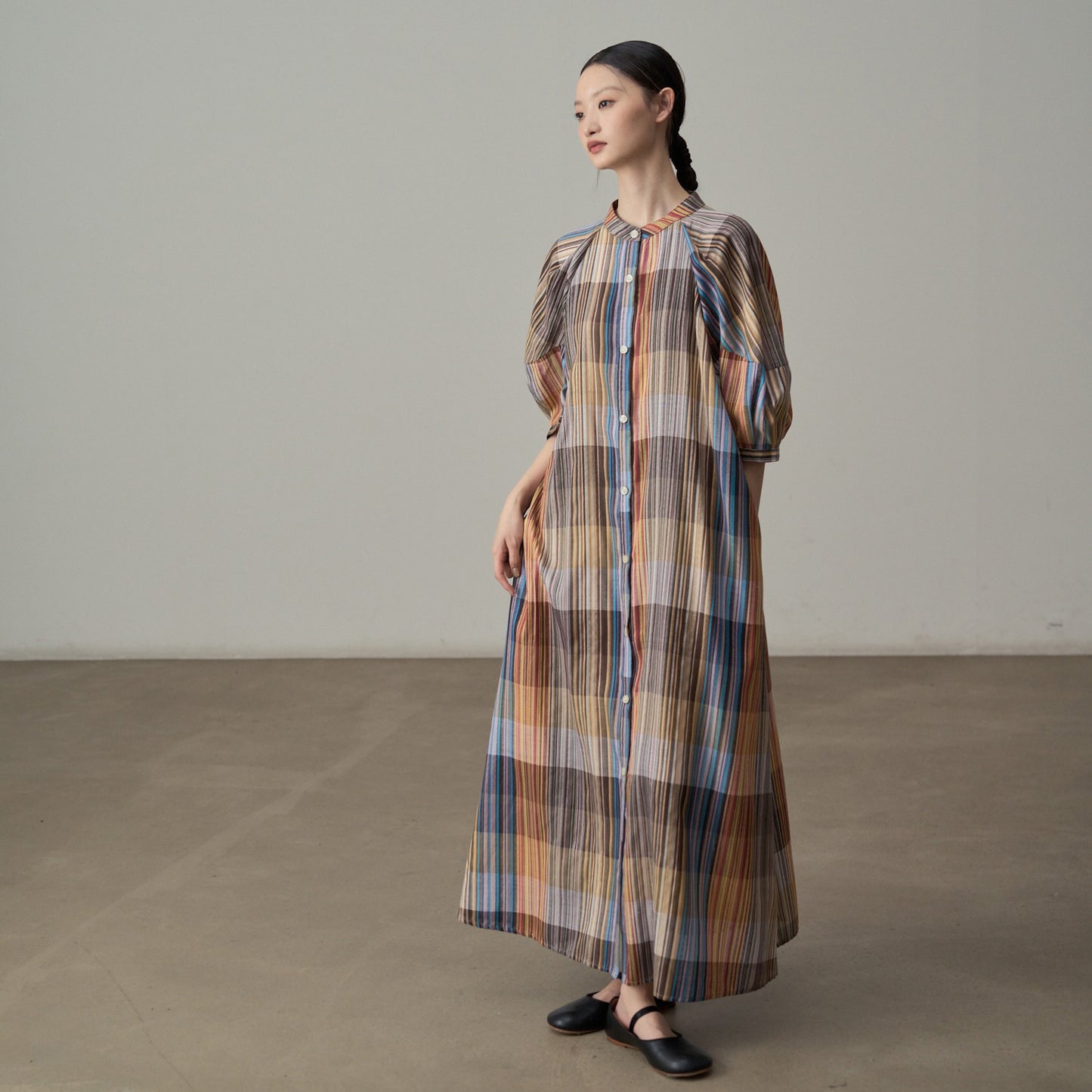 【ワンピース】フレンチリゾート風 チェック柄ロングシャツワンピース 半袖 ゆったりシルエット【SHシリーズ】