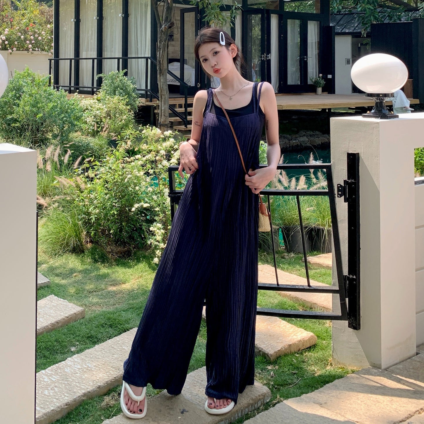 【ボトムス】夏 ヴィンテージ風タック入り ダブルストラップ ワイドサロペット オールインワン