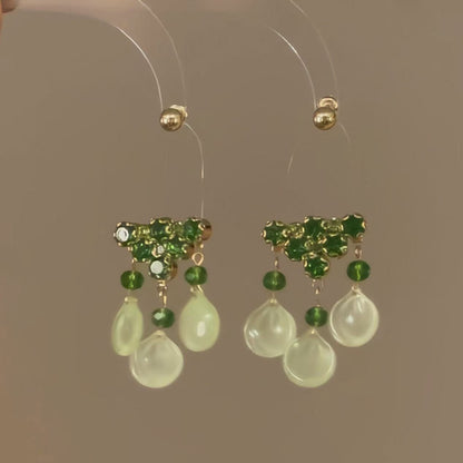 【グッズ】🍃「グリーンリーフトレイル」新作 レディース グリーンタッセルピアス 上品見え デザイン感 リゾート風 おしゃれアクセサリー