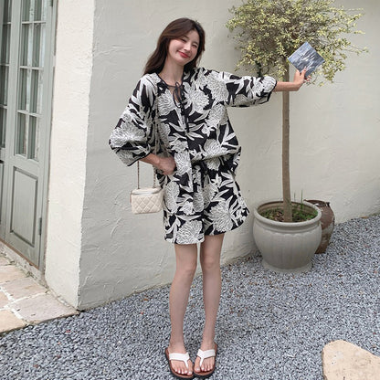 2点セット！【セットアップ】リラックス感 モノトーンプリント シャツ＆ショートパンツ 上下セット 大人可愛い＆小柄向けデザイン【JZシリーズ】【SHシリーズ】