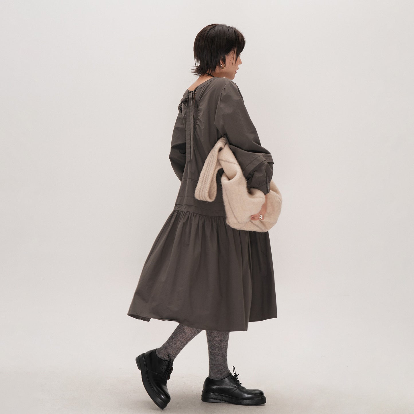 【ワンピース】レディース ゆったり 体型カバー 大きめサイズ ミディアムロング 長袖 シャツワンピース デザイン感 上品 秋【JZシリーズ】