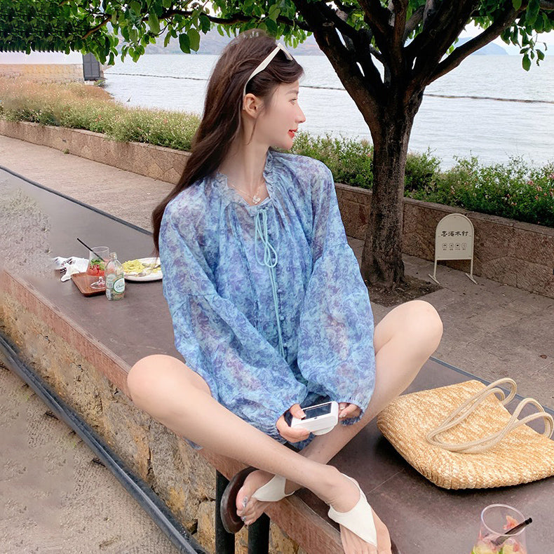 2点セット！【セットアップ】紫外線対策◎ ブルー系ぼかし花柄薄手長袖＋ショートパンツ 上下セット 夏のリゾートコーデにおすすめ【SHシリーズ】