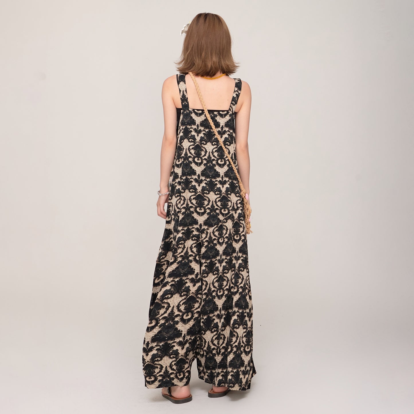 【ボトムス】ゆったりルーズ感 Vネックサロペット 夏新作 エンボスジャガード ワイドパンツオールインワン【SHシリーズ】