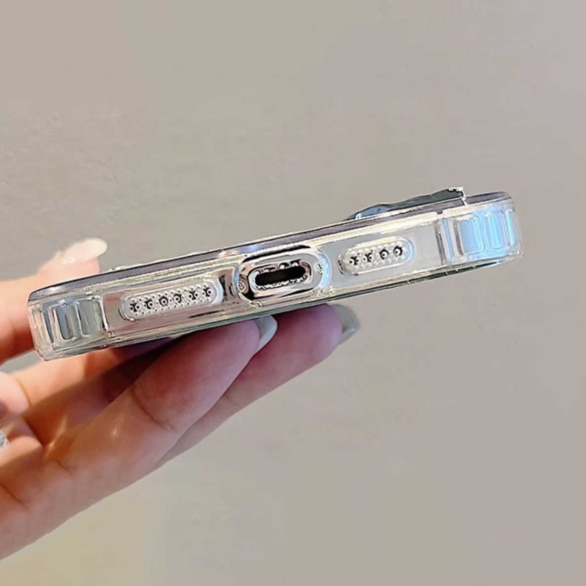 【グッズ】iPhone 15 Pro Max / 16 Pro / 14 / 13 Pro / 12 / 11 用 高級感 インスタ風 メッキ加工 シワ加工 立体ハート 気質レディース ブレスレット風 ミラーケース スマホカバー