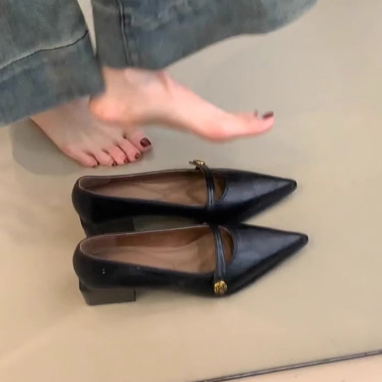 【シューズ】ソフトレザー調レトロハイヒール チャンキーヒール チェーン付きポインテッドトゥパンプス