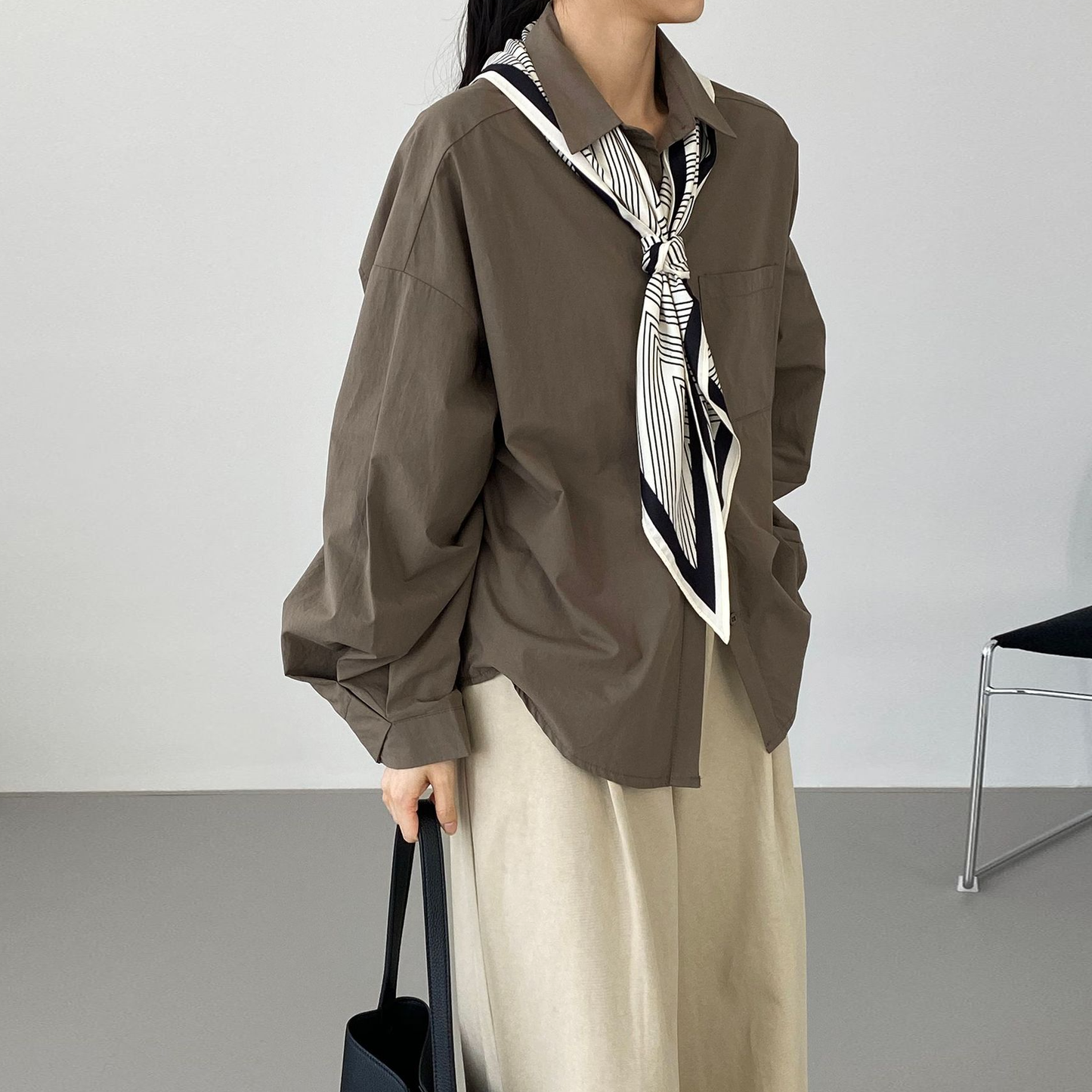 【トップス】アート系 デザインシャツ レディース バルーンスリーブ 韓国風 無地 ゆるカジュアル 上品ブラウス【JZシリーズ】