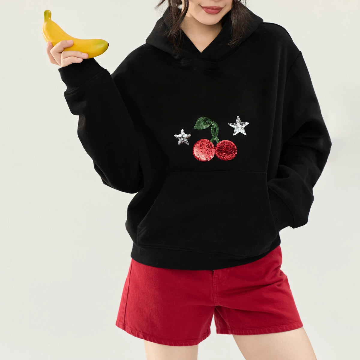 【トップス】🍒チェリー＆スパンコールスターパーカー レディース 秋新作 ブラック ショート丈 ゆったり カジュアル【FCシリーズ】