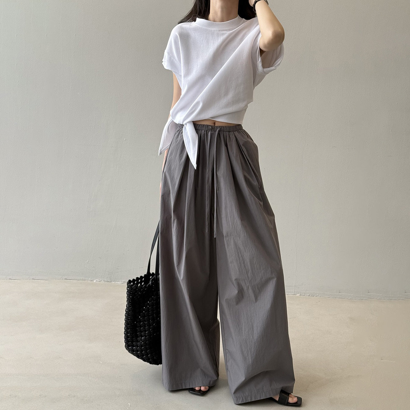 【トップス】夏新作 フレンチカジュアル 細見えシルエット リボンデザイン クルーネック半袖Tシャツ【JZシリーズ】