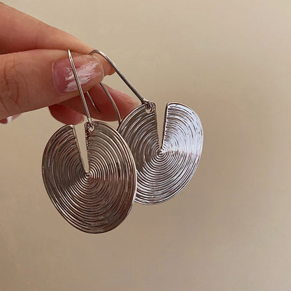 【🎁 B2G1｜先行スタート！】【グッズ】フレンチ高級感不規則ラウンドメタルピアス ミニマル港風レトロクールアクセ