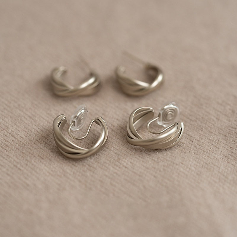 【グッズ】ヴィンテージマットクロスジオメトリックイヤリング ピアス 2026新作 爆発的ヒット 軽奢感 高級感 シンプルクール