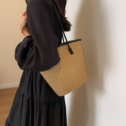 内袋プレゼント！【バッグ】ラフィア風トートバッグ 大容量 通勤OK 流行バケツ型ショルダー