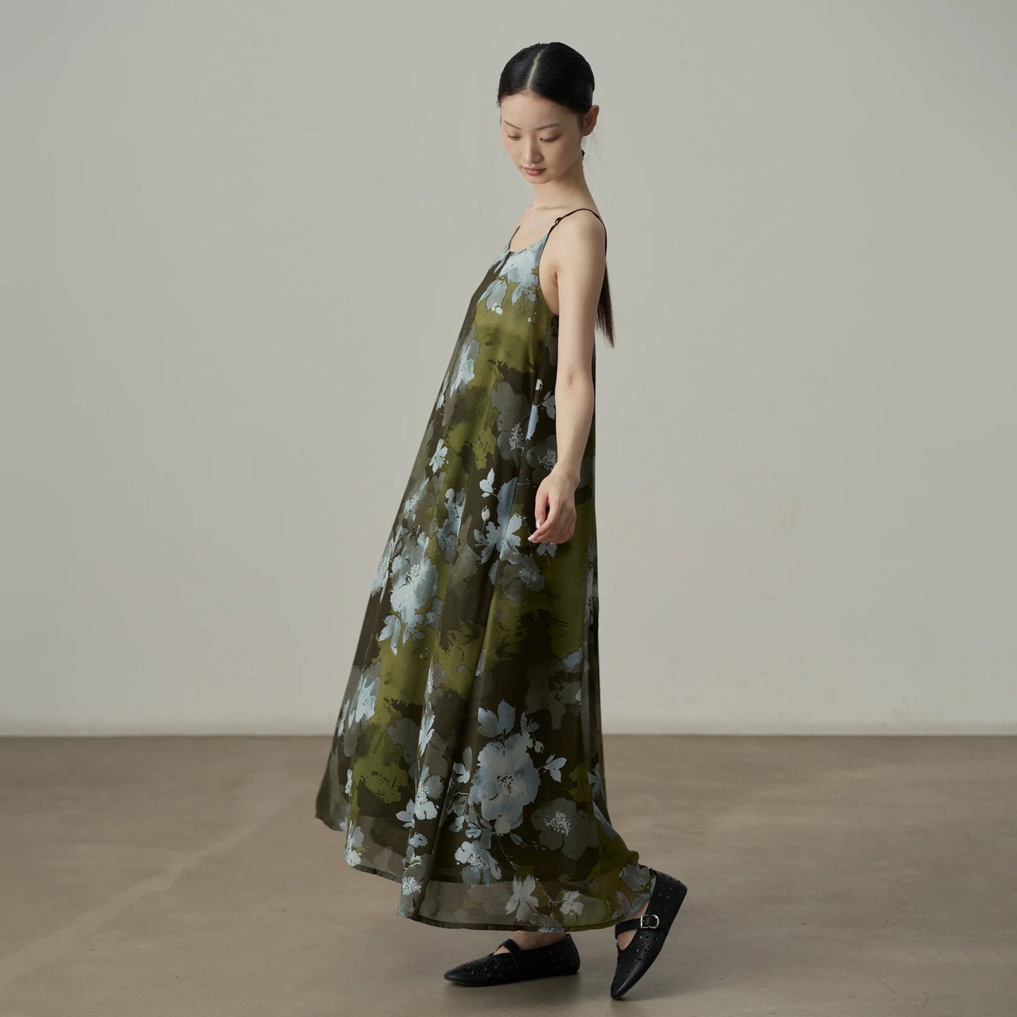【ワンピース】ワンピース レディース 水墨花柄 シフォン キャミワンピース ノースリーブ ロング丈 リゾート風 上品 細見え ゆったり【JZシリーズ】【SHシリーズ】【10～15日内発送】