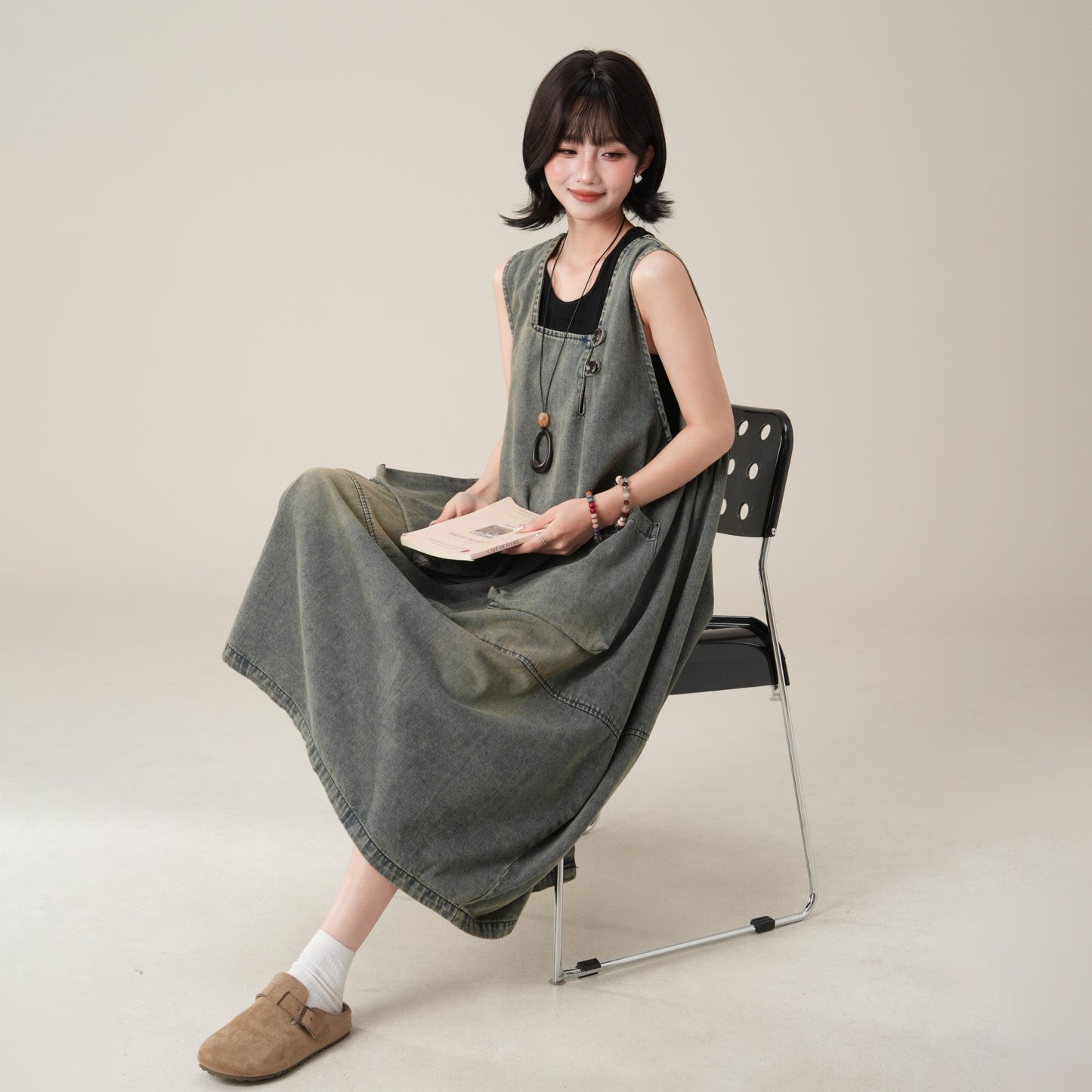 【ワンピース】デニムワンピース レディース ヴィンテージ風 大ポケット ノースリーブ ワークデザイン ベストワンピース ミディ丈 オーバーサイズ【JZシリーズ】