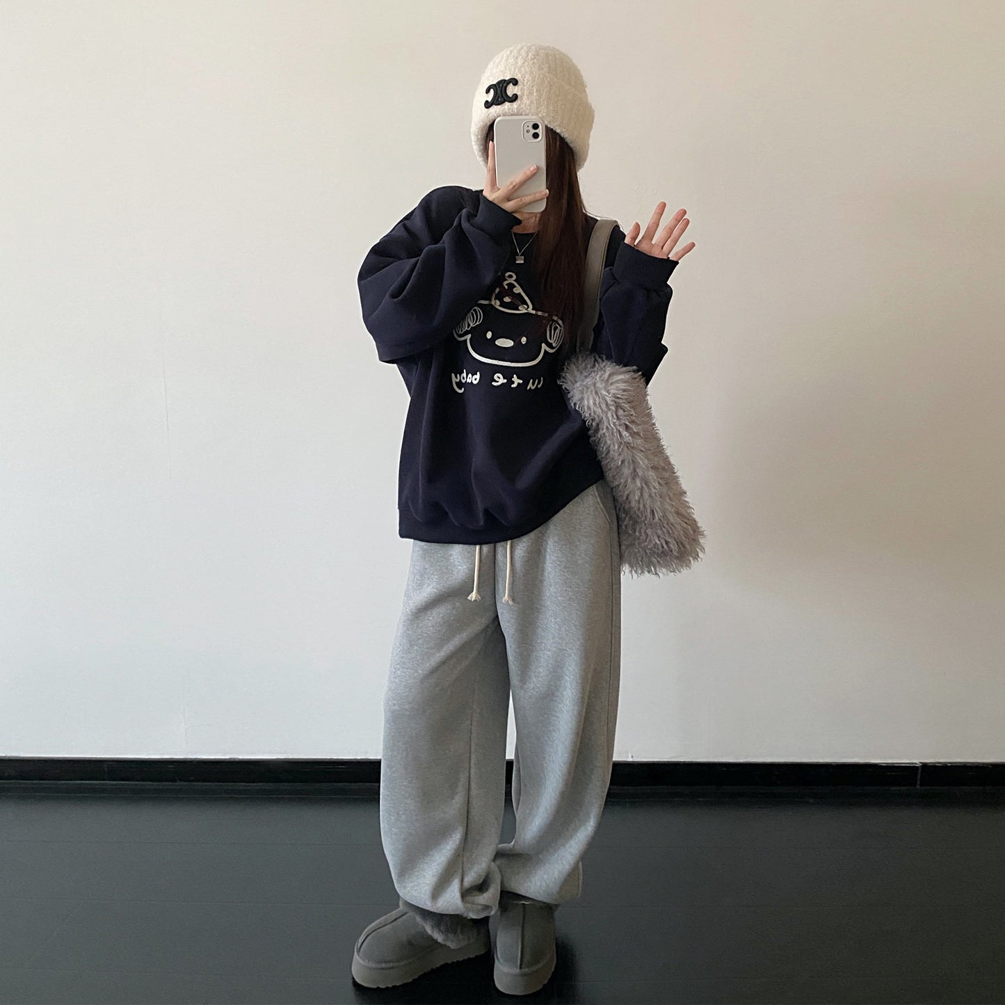 【トップス】厚手スウェット クルーネック 小犬刺繍 保温 レディース パーカー【FCシリーズ】