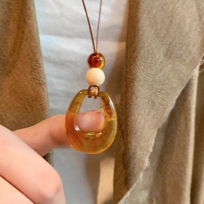 【🎁 B2G1｜先行スタート！】【グッズ】レトロ 樹脂ネックレス レディース ロング タッセル ニットチェーン 高級感 着回しやすい チョーカーネックレス