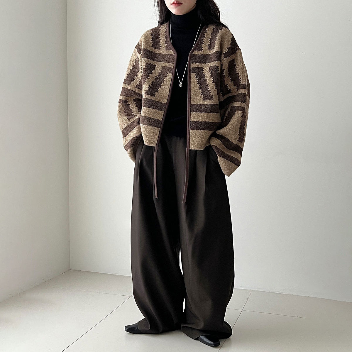 【アウター】秋新作 幾何柄 ニットカーディガン レディース レトロ ゆったり ショート丈【JZシリーズ】