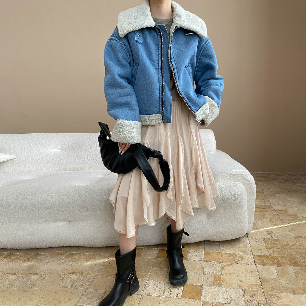 【アウター】秋冬用 高級感 フェイクボア デニムジャケット レディース ビッグカラー 綿入れコート【SNシリーズ】