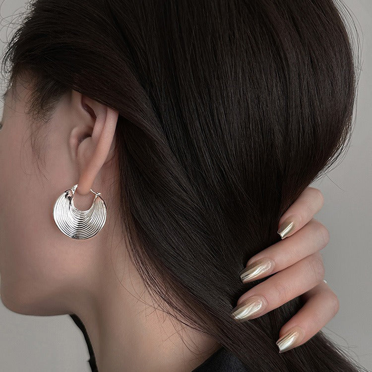 【🎁 B2G1｜先行スタート！】【グッズ】立体スパイラルデザイン フープピアス クール系お洒落イヤーアクセ