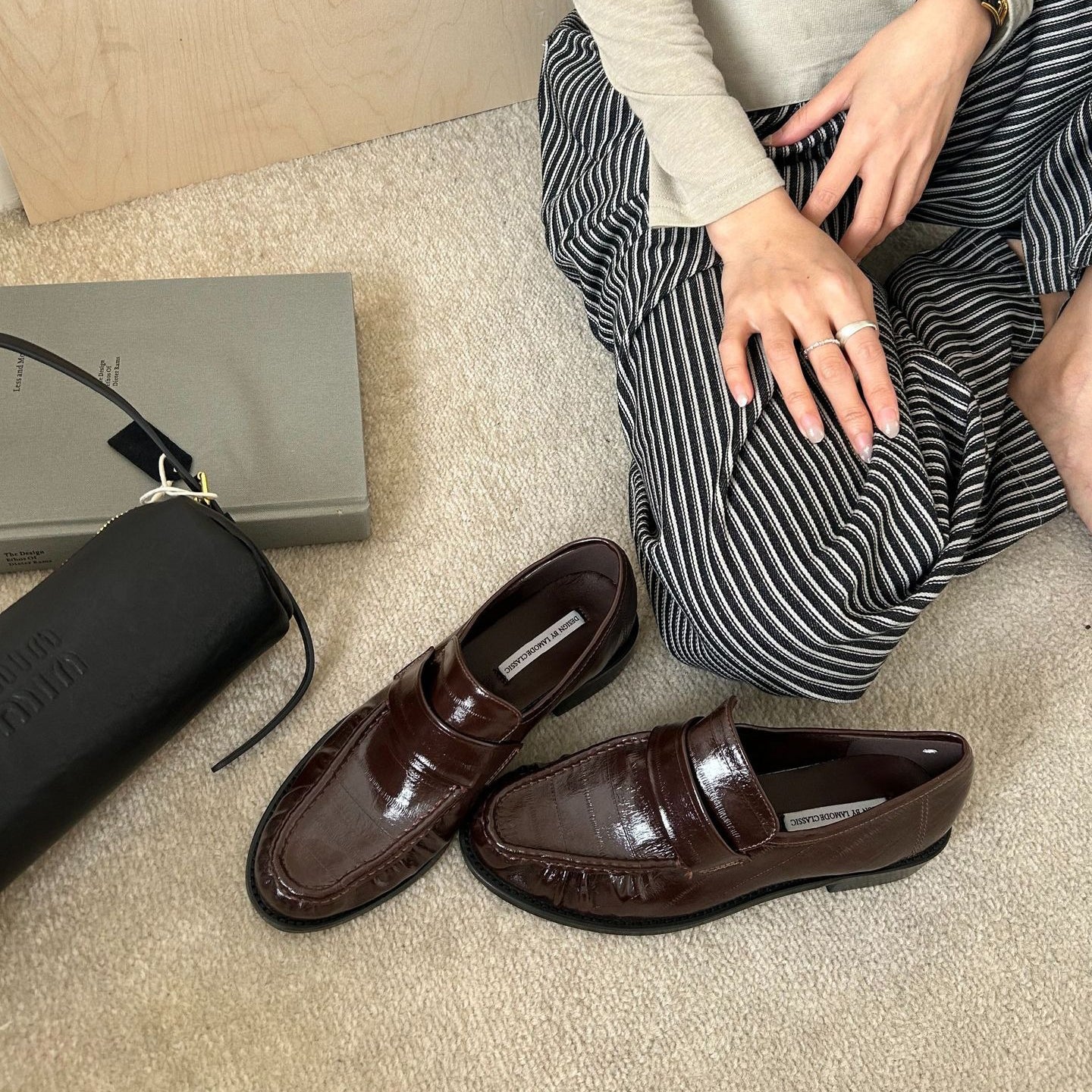 【シューズ】ヴィンテージ 太ヒール プリーツ ワンストラップ ローファー パンプス