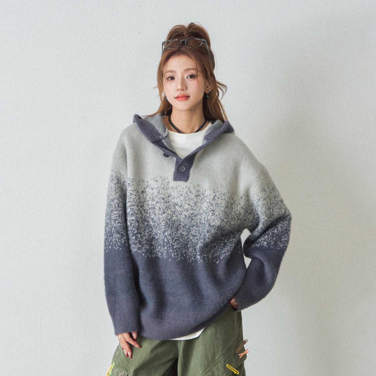 【トップス】ふわふわフェイクミンクグラデーション フード付きニットセーター レディース 秋冬 高級感 オーバーサイズ トップス【FCシリーズ】