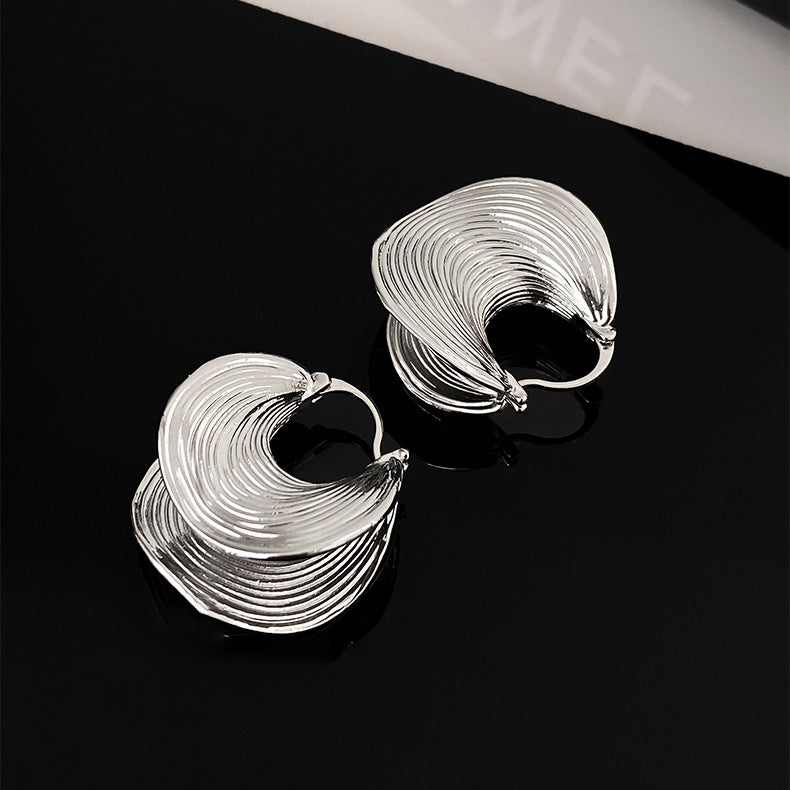 【🎁 B2G1｜先行スタート！】【グッズ】立体スパイラルデザイン フープピアス クール系お洒落イヤーアクセ