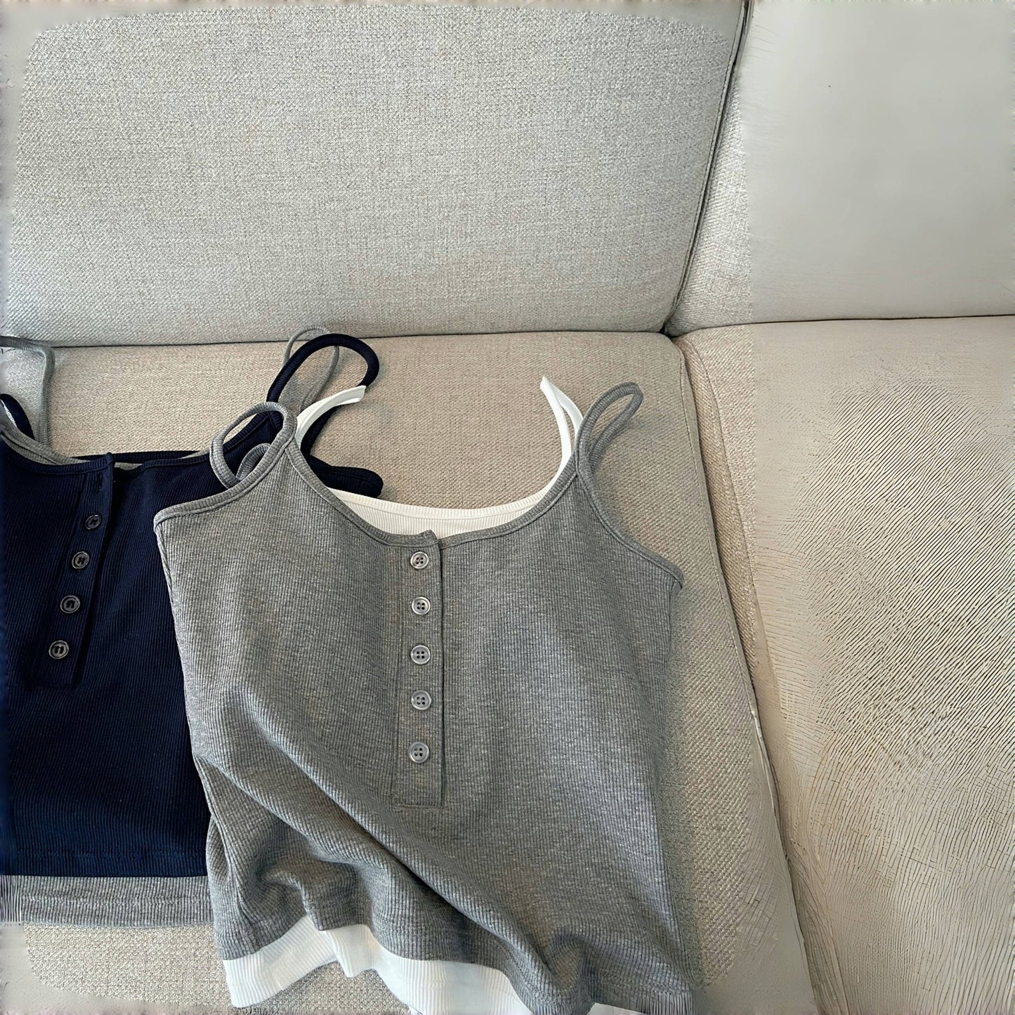 【トップス】夏 フェイクレイヤード パッド付き 着痩せ効果 タンクトップ 【FCシリーズ】