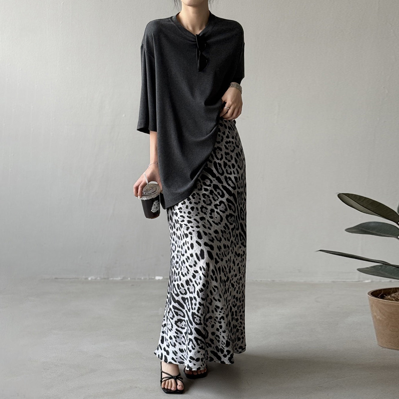 【ボトムス】夏新作 ハイウエスト 美脚効果 ヒョウ柄 スリット入り タイトスカート【JZシリーズ】【SHシリーズ】