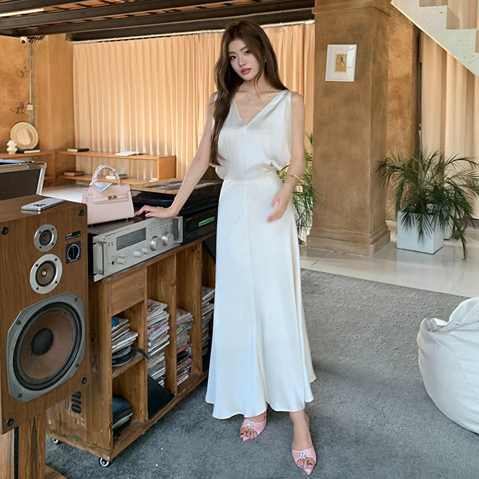 【ワンピース】Vネック サテンワンピース 夏新作 ノースリーブ デザイン感 ウエストマーク 紐付き ドレープ ロング丈 レディース【JZシリーズ】