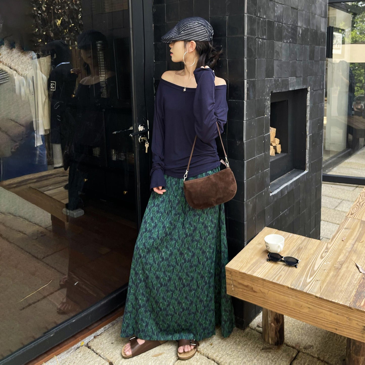 【ボトムス】レトロ風 スカート 初秋新作 ハイウエスト スリム見え 花柄ストレートスカート ドレープ感 スリット入り【SHシリーズ】