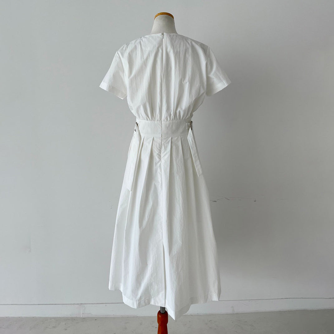 【ワンピース】フレンチシックな夏ワンピ｜クルーネック×タック入りウエストマークデザインで細見え◎