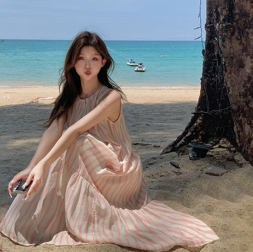 【ワンピース】夏 アート感 都市リゾート風 ピンクストライプ ノースリーブワンピース【SHシリーズ】