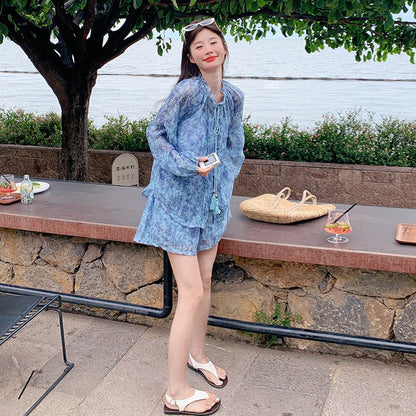 2点セット！【セットアップ】紫外線対策◎ ブルー系ぼかし花柄薄手長袖＋ショートパンツ 上下セット 夏のリゾートコーデにおすすめ【SHシリーズ】