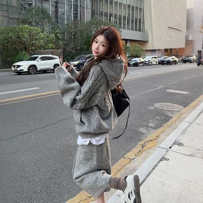 【60%OFF⭐️早い者勝ち】【セットアップ】リラックス感 トグルボタン プルオーバー フード付きニット + スカート 2点上下セット【JZシリーズ】