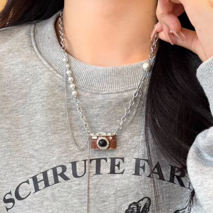 【🎁 B2G1｜先行スタート！】【グッズ】ブラウン カメラモチーフ パールネックレス レディース個性的 ロングチェーン スウェットアクセサリー