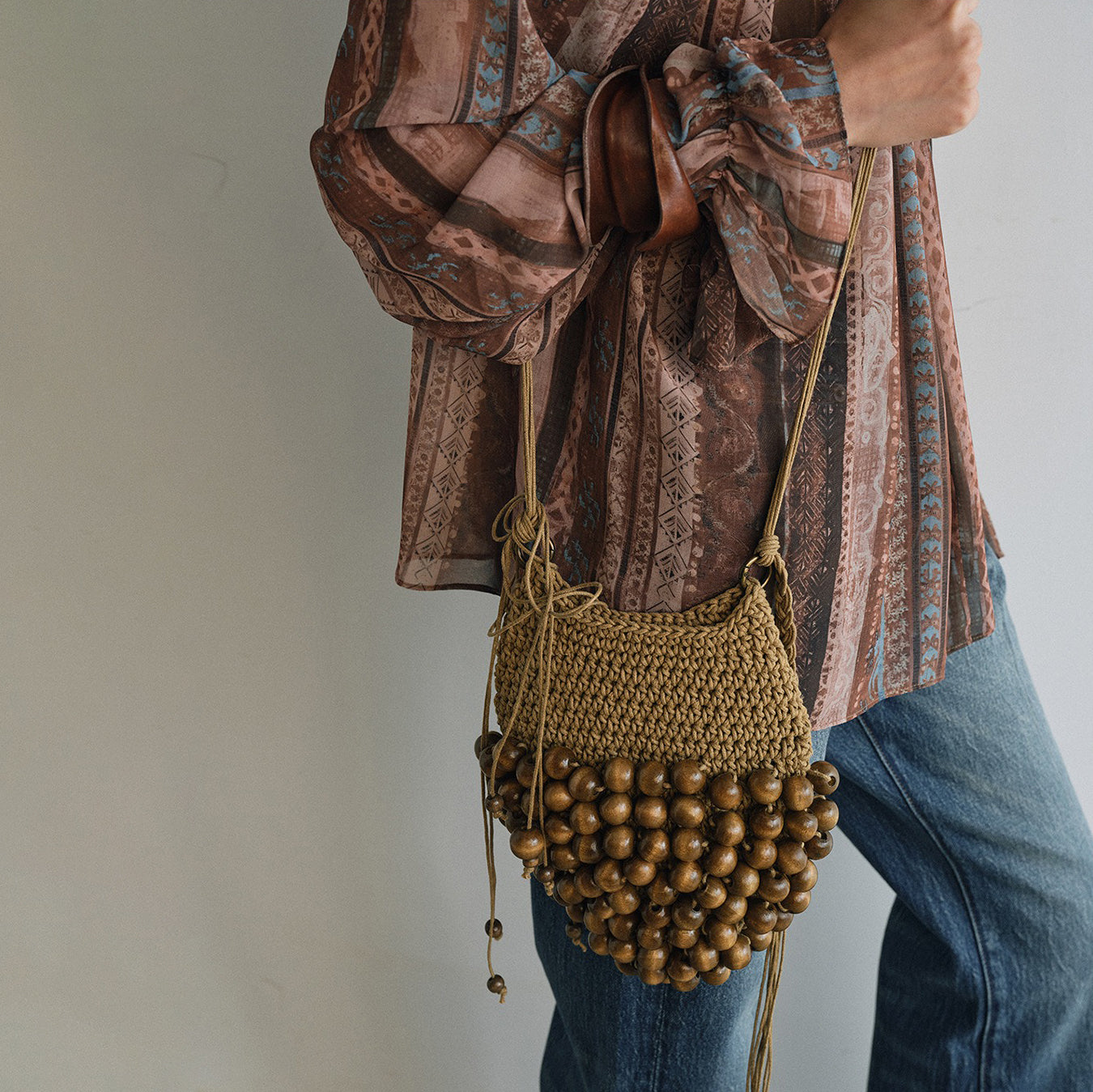 【トップス】新作 レディース ハイネック 花柄 シャーリング ブラウス フリル デザイン 春秋コーデ トレンド【SHシリーズ】