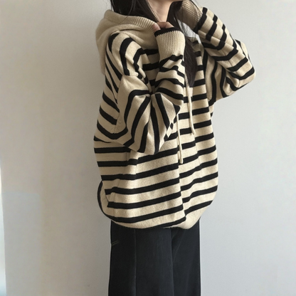 【トップス】春 秋 冬 ゆったり プルオーバー フード付き リラックス感のある セーター 【SNシリーズ】