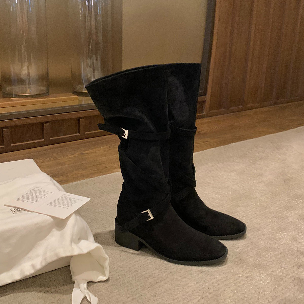 【シューズ】美脚効果 尖丸トゥ クロスベルト 太ヒール ミドルブーツ