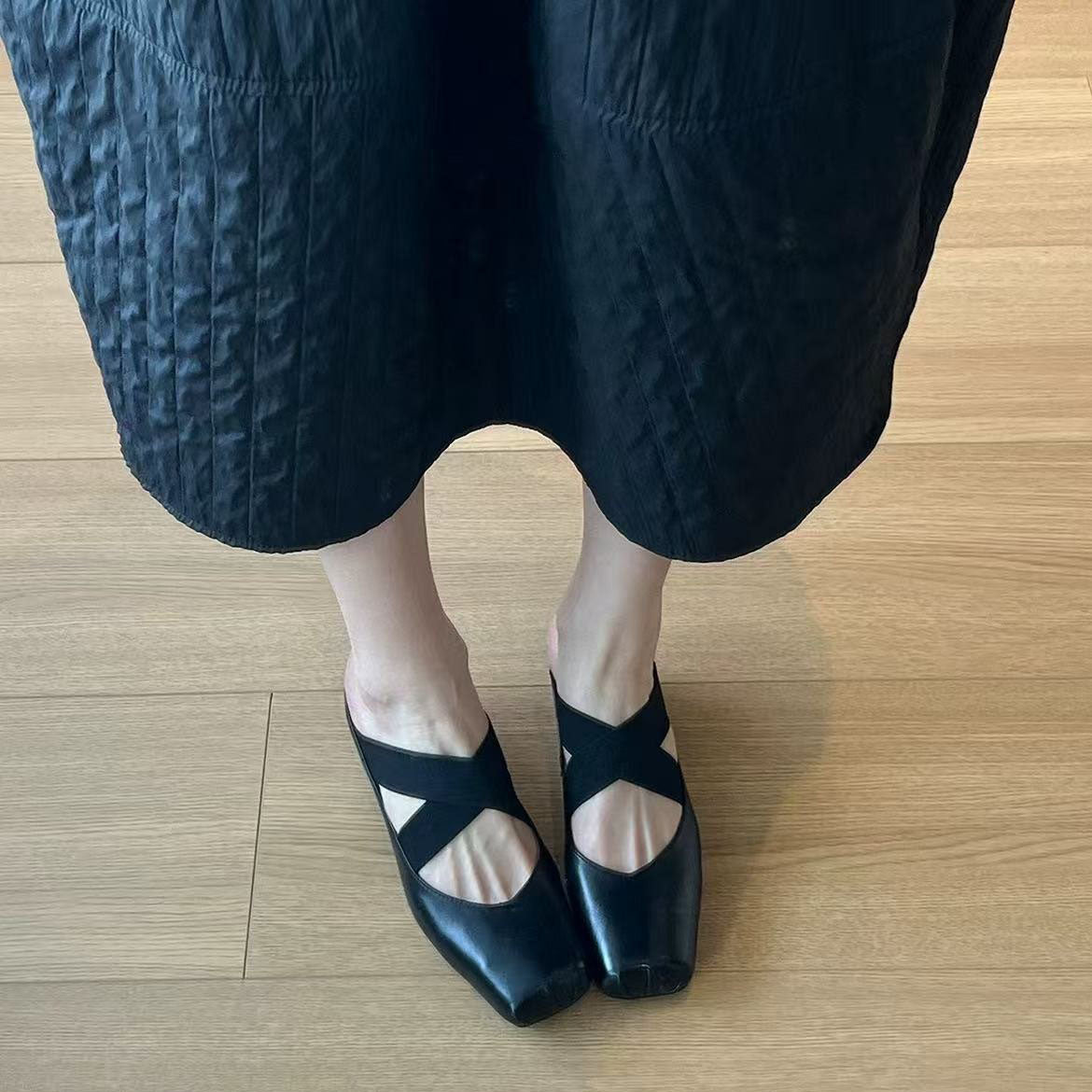 【シューズ】夏の新作  スクエアトゥ ギャザー加工  デイリーコーデにぴったり パンプス