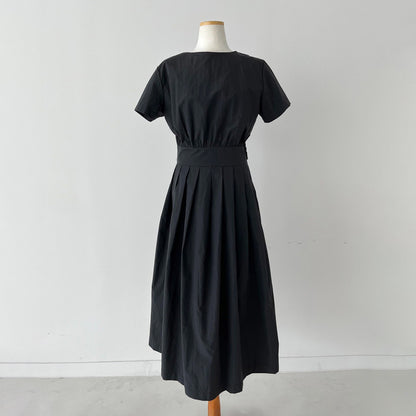 【ワンピース】フレンチシックな夏ワンピ｜クルーネック×タック入りウエストマークデザインで細見え◎