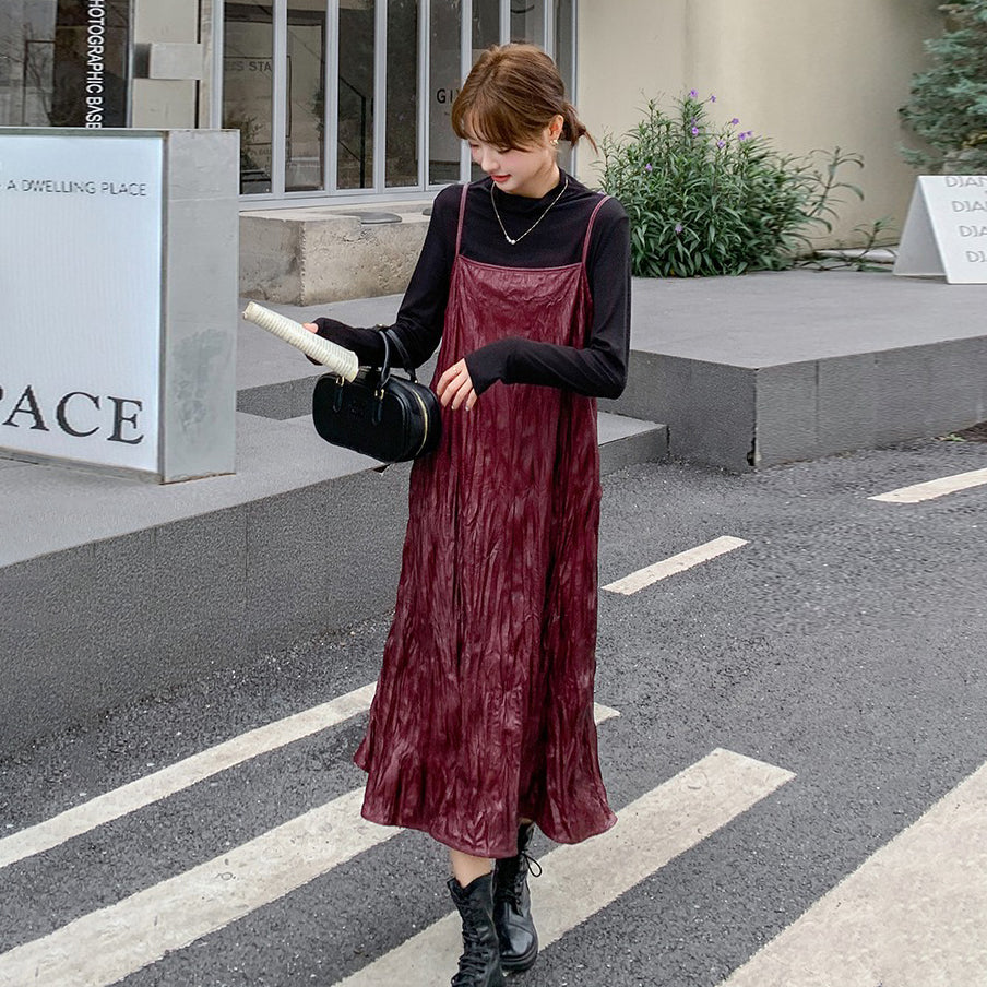 2点セット！【セットアップ】アンコーラレッド フェイクレザーキャミワンピース＋インナートップス セット 上品で個性的なスタイル【JZシリーズ】