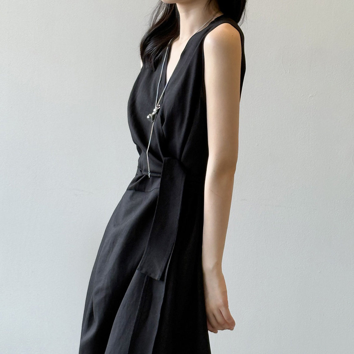 【ワンピース】夏新作 フレンチスタイル ノースリーブ Vネック 着痩せ効果 韓国風 ワンピース【JZシリーズ】