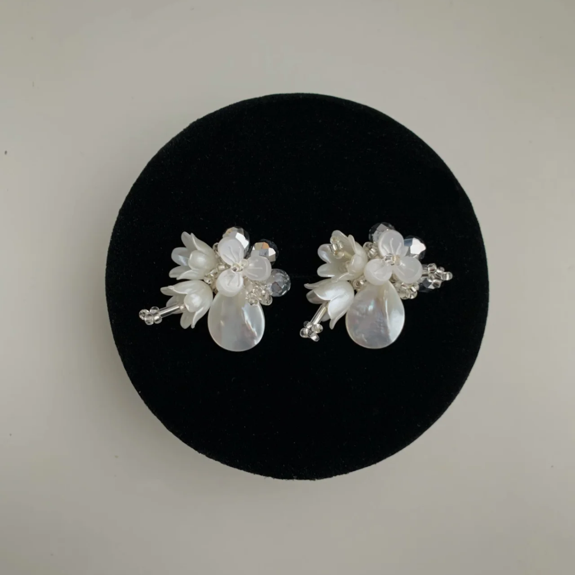 【グッズ】【🐠海底パーク】天然シェル ハンドメイドビーズ 個性的なギフト イヤリング / ピアス 【JZシリーズ】