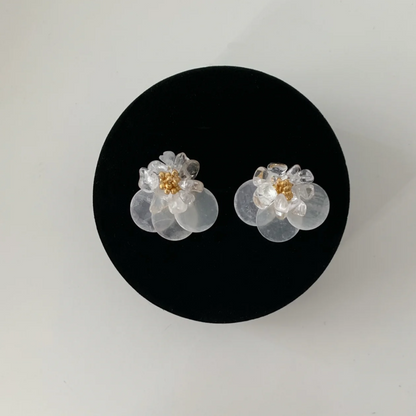 【グッズ】【💎ミストフラワー】ハンドメイド 天然ホワイトクリスタル 天然シェル フレンチロマンティック ピアス / イヤリング 【JZシリーズ】