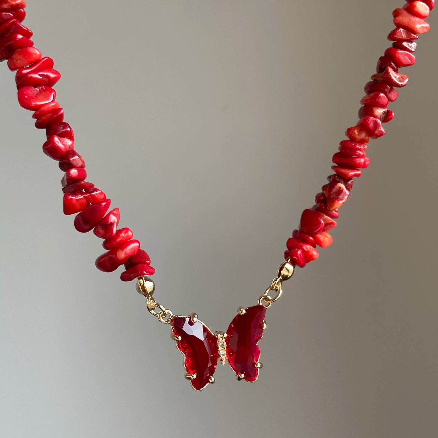 【🎁 B2G1｜先行スタート！】【グッズ】レッドコーラルチップネックレス｜中古｜軽奢＆個性派｜高級感ある万能鎖骨チェーン レディース