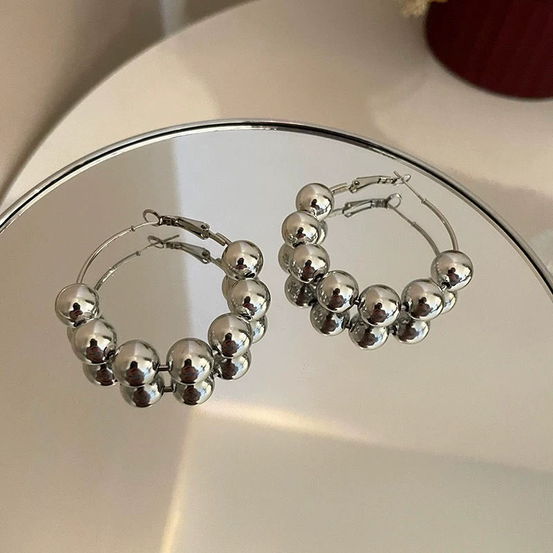 【グッズ】ボールフープピアス レディース 大ぶり ミニマルデザイン 上品アクセサリー