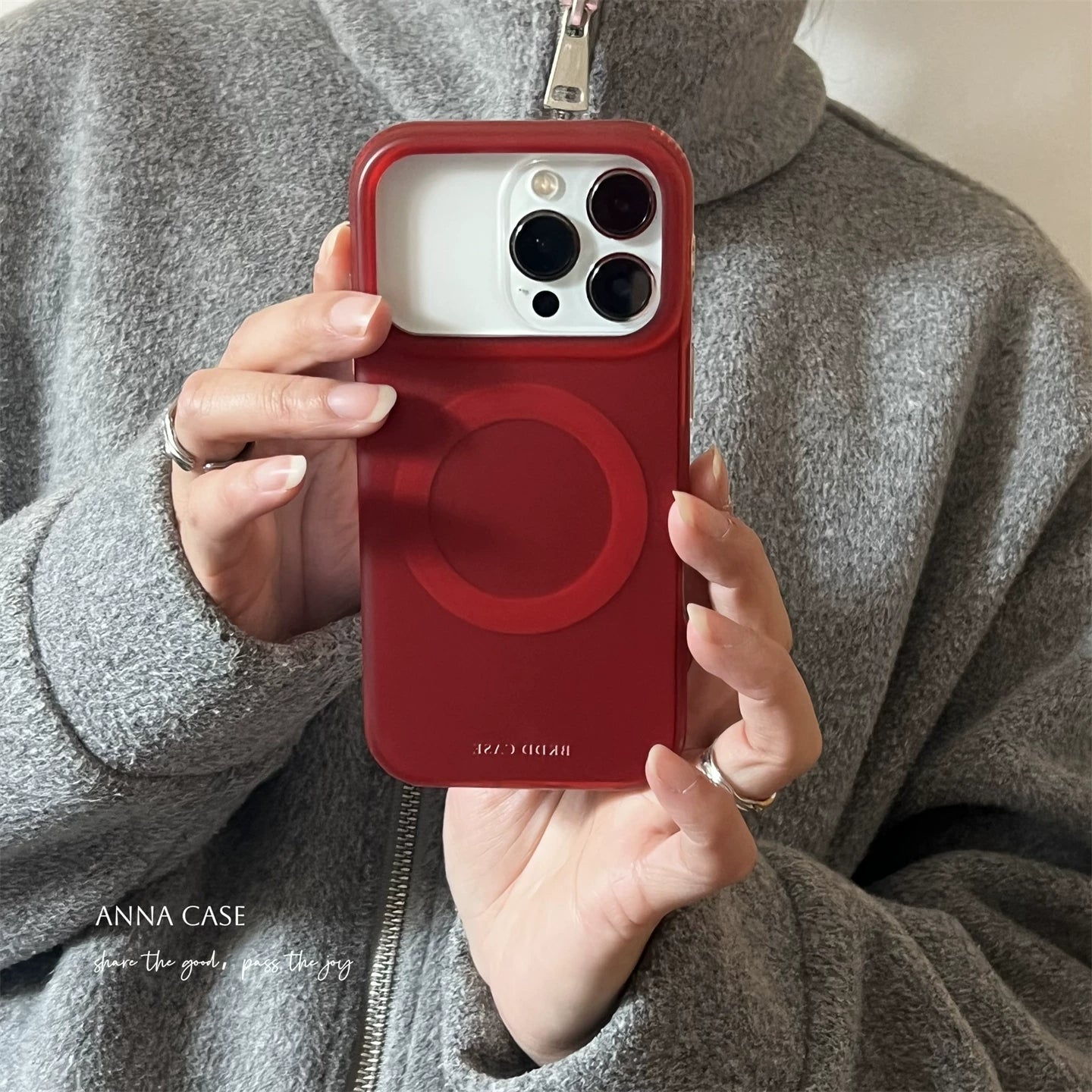 【グッズ】高級感 マット仕上げ マグネット式 iPhone17 Pro Max対応 iPhone17 / 16 Pro / 15 Pro / 14対応 全面保護 耐衝撃 ケース 新作