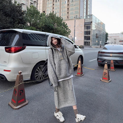 【60%OFF⭐️早い者勝ち】【セットアップ】リラックス感 トグルボタン プルオーバー フード付きニット + スカート 2点上下セット【JZシリーズ】