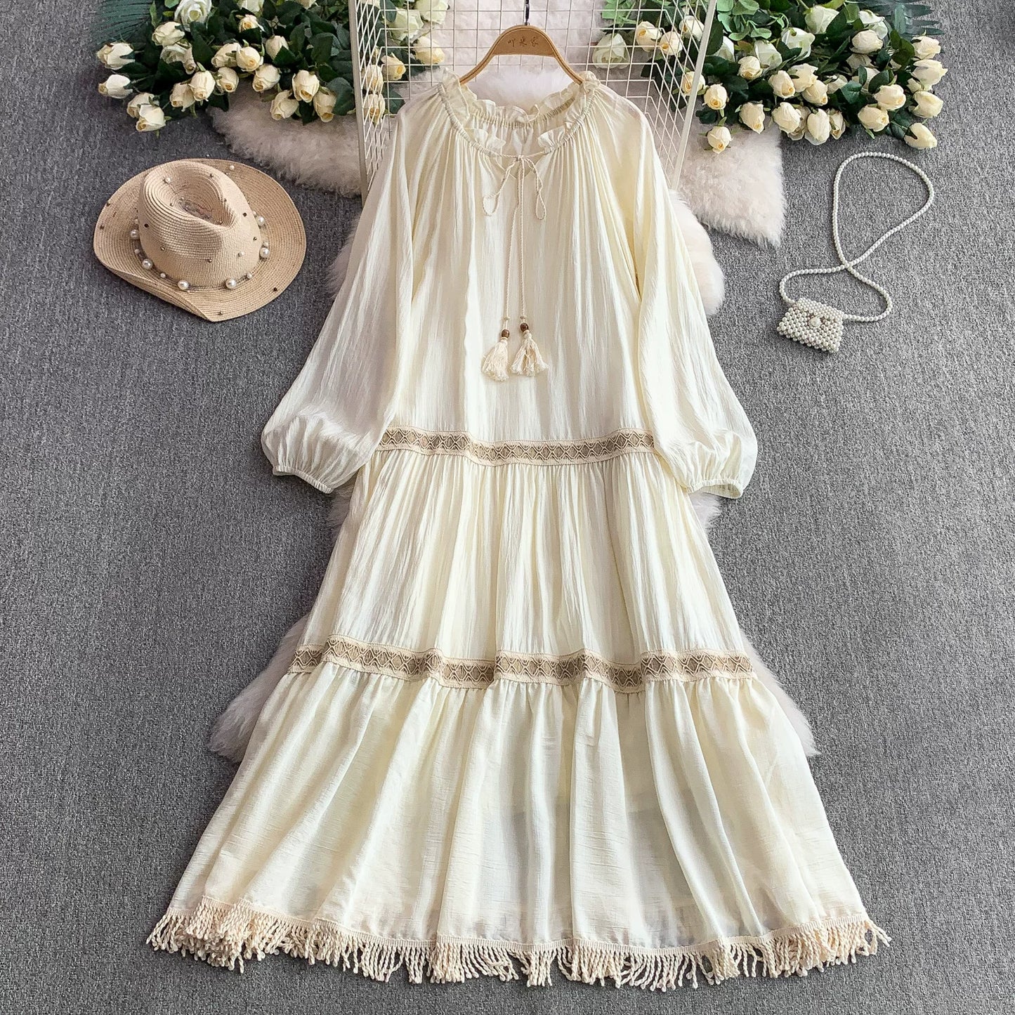 【ワンピース】一目惚れ確定！リゾート感たっぷり 民族風ロングドレス｜タッセル＆フレア袖 長袖ワンピース【SHシリーズ】